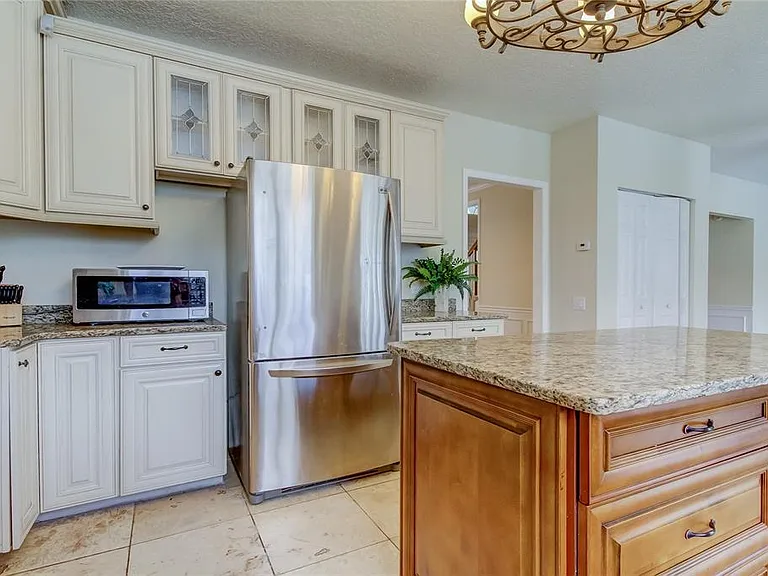 9401 Woodbay Dr — Photo 16