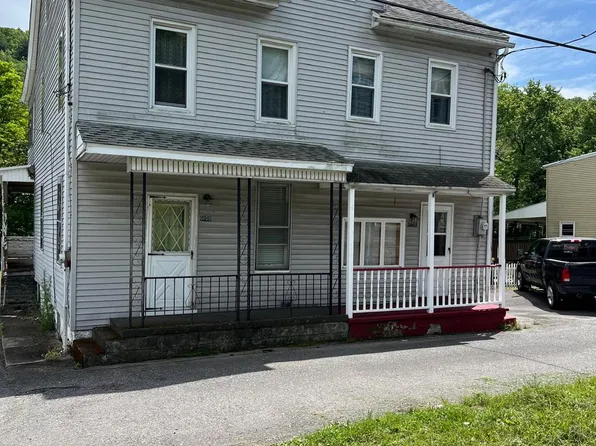 2400-2402 W Water St, Mahanoy Plane, PA 17949