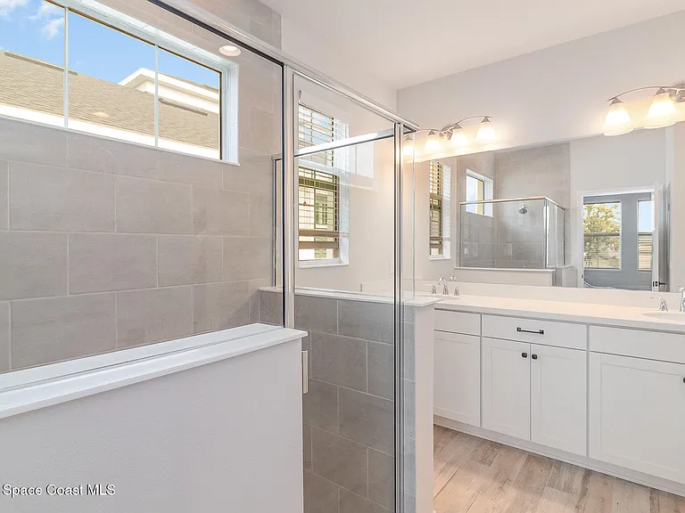 2406 Kamin Dr — Photo 11