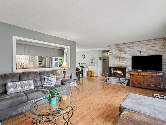 5th image of 3555 Murl Ave
