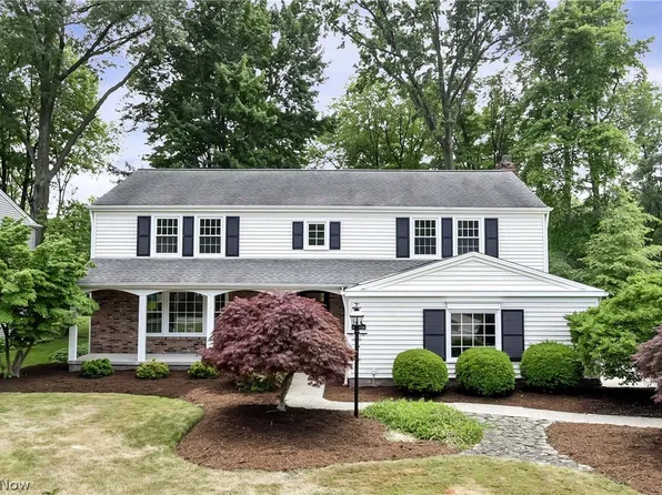 31307 Manchester Ln, Bay Village, OH 44140