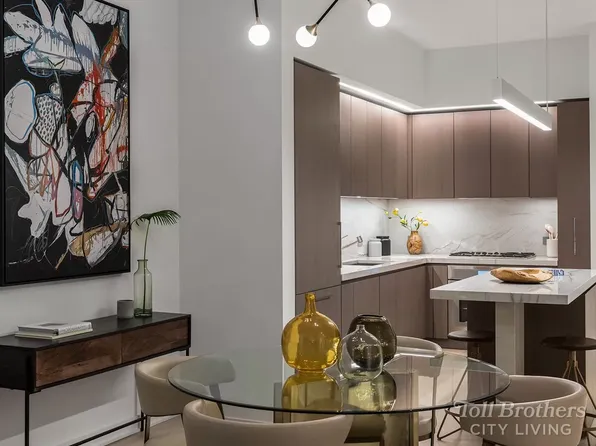 77 Charlton Street image 1 of 10