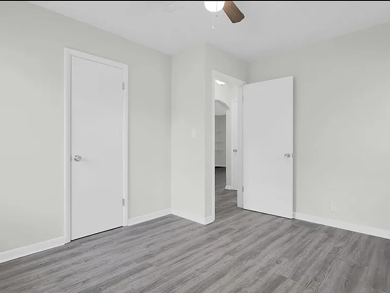 803 E Deshler Ave — Photo 12