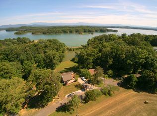 2034 Glenbrook Ln, Dandridge, TN 37725