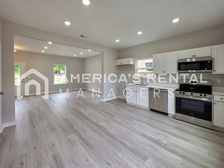 101 Park Dr S — Photo 15