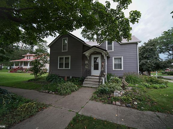 27th image of 1021 1st Ave