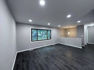 6377 Saint Johns Dr, Eden Prairie, MN 55346