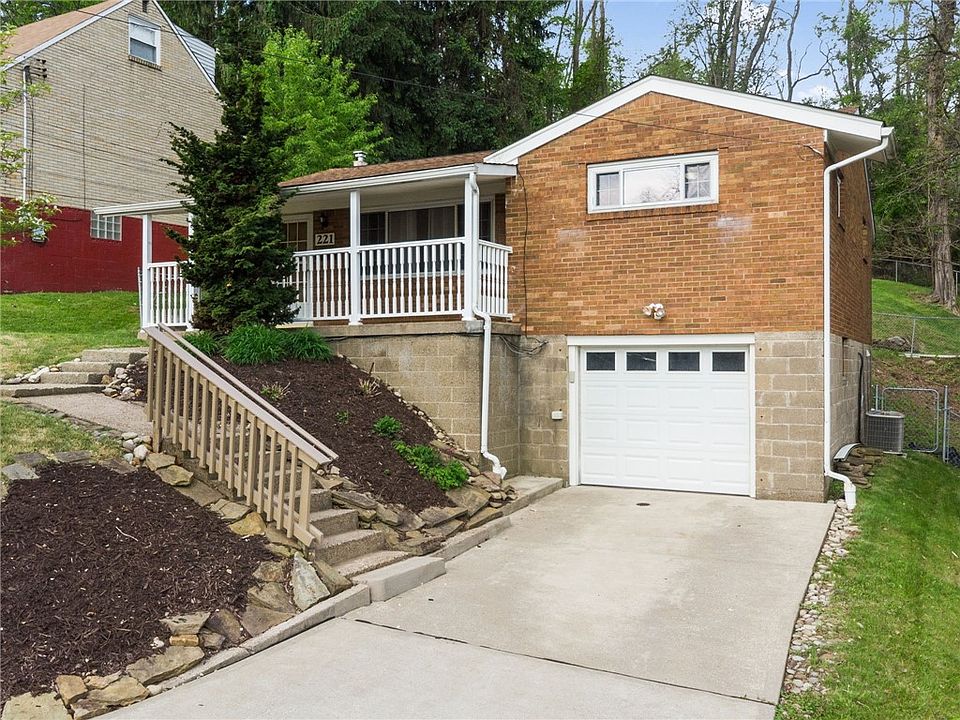 1st image of 221 Clay Dr