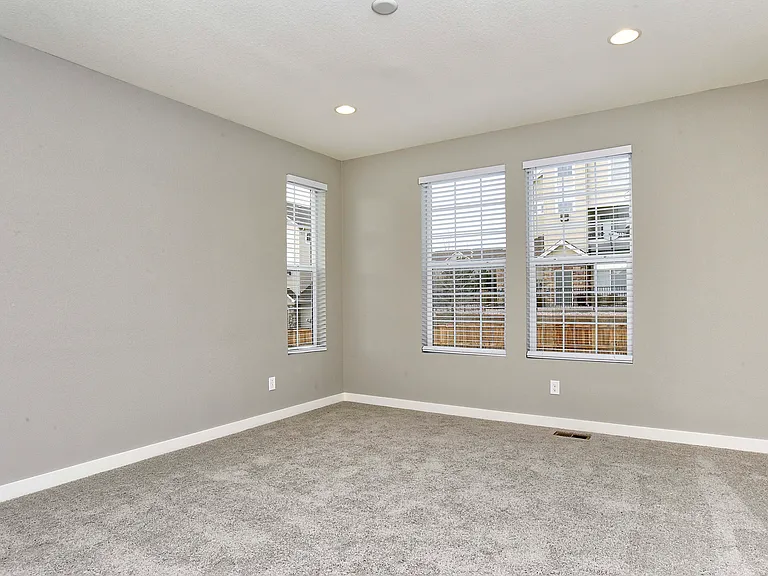 401 Tippen Pl — Photo 17