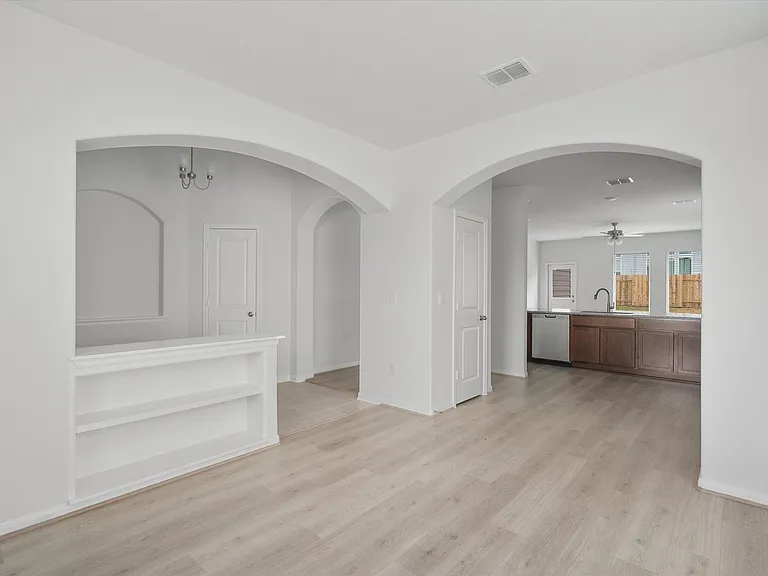 315 Diamondleaf Dr — Photo 4