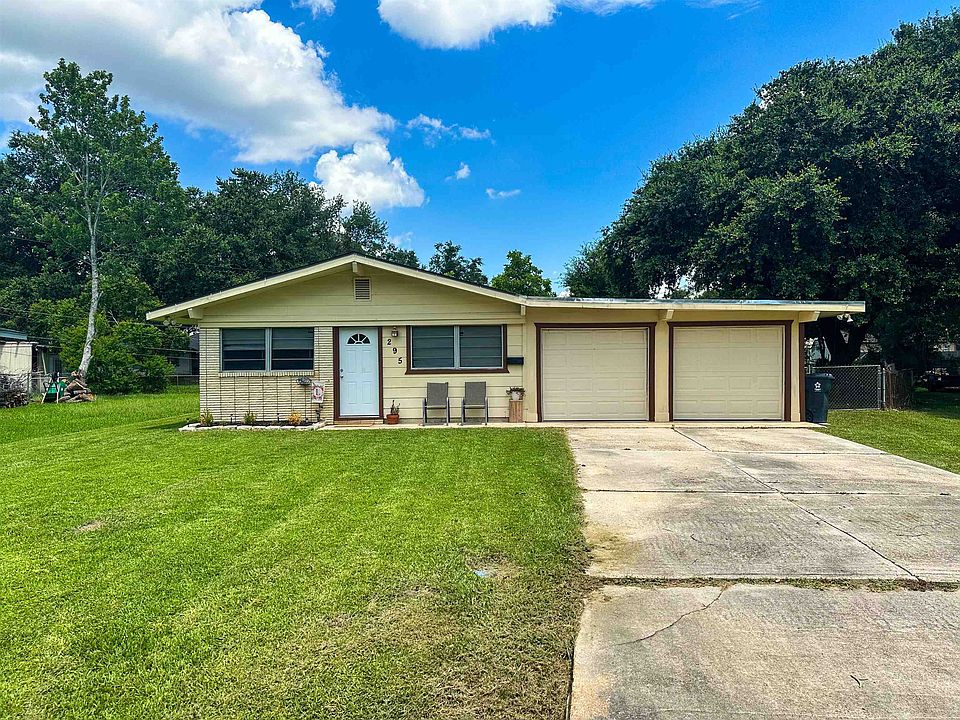 295 E Clover St, Bridge City, TX 77611 | Zillow