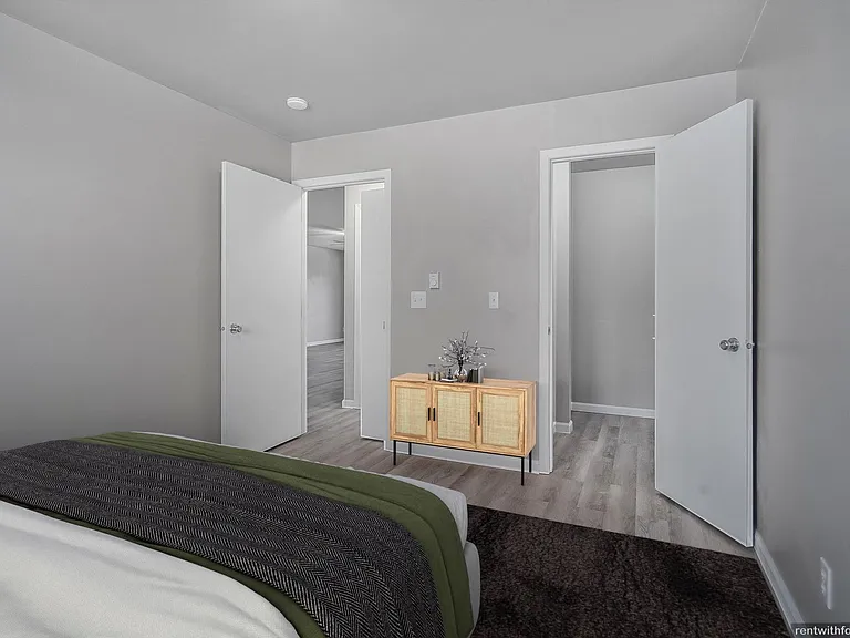 410 Fox Shores Dr — Photo 12