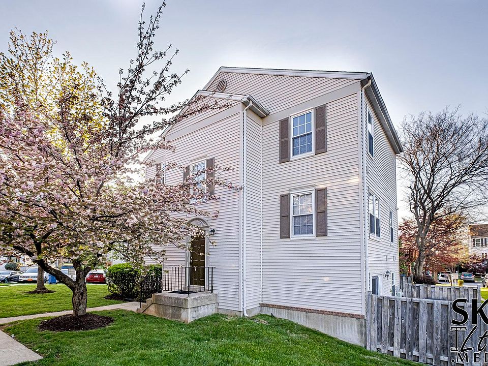 1st image of 618 Ivy League Ln