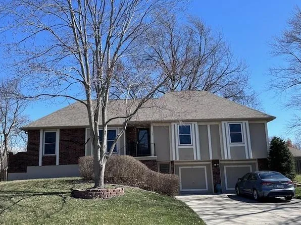 405 SE Brentwood Dr, Lees Summit, MO 64063
