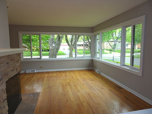 4th image of 341 W Cheryl Ln
