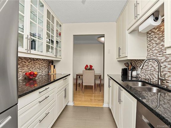 3rd image of 1 Strawberry Hill Ave #9D