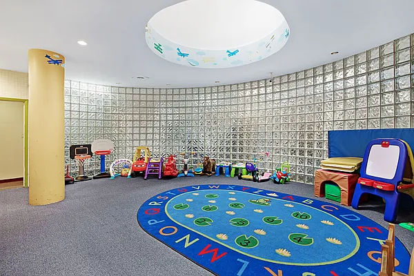 Sold by Compass | media 25