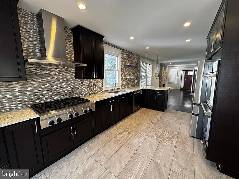 513 Whittier St NW — Photo 10
