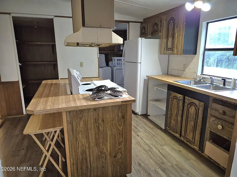 121 Cris Dr — Photo 12