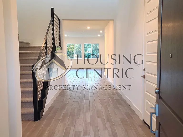 637 Lincoln Ct — Photo 8