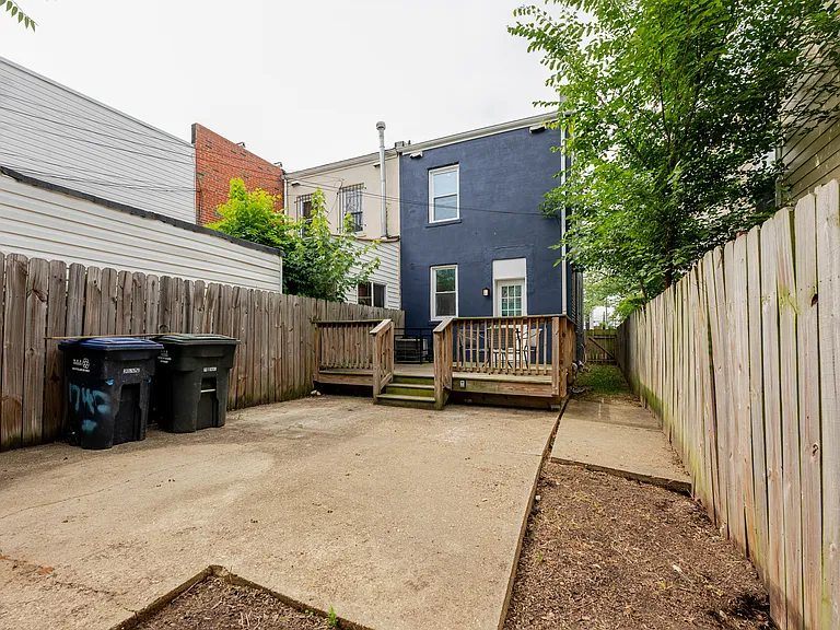 1742 L St NE — Photo 15