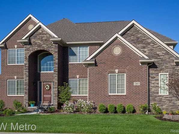 712 Westlake Ave, Oxford, MI 48371