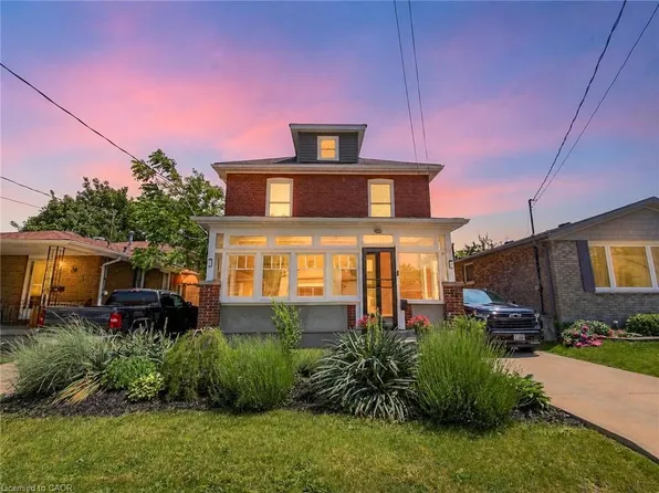 32 Lorne St, Saint Catharines, ON L2P 3C7