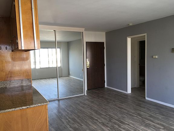3rd image of 250 Linden Ave Unit 21