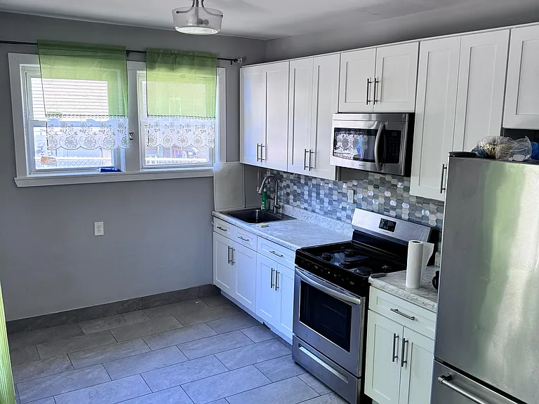 151-153 Isabella Ave #1 — Photo 2