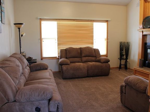 4th image of 905 McCaskey Ct