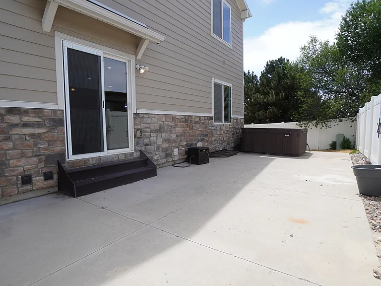 1203 E Roma Dr — Photo 35