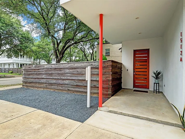 1512 Yale St #A — Photo 3