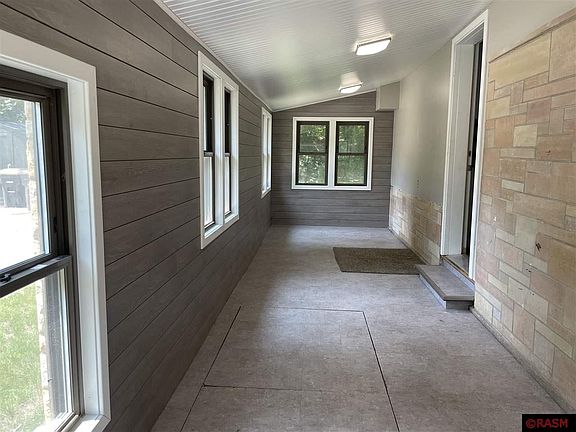 3rd image of 704 Grace St