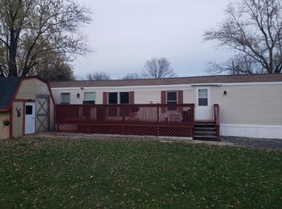27 Bluebird Rdg, Watertown, WI 53098