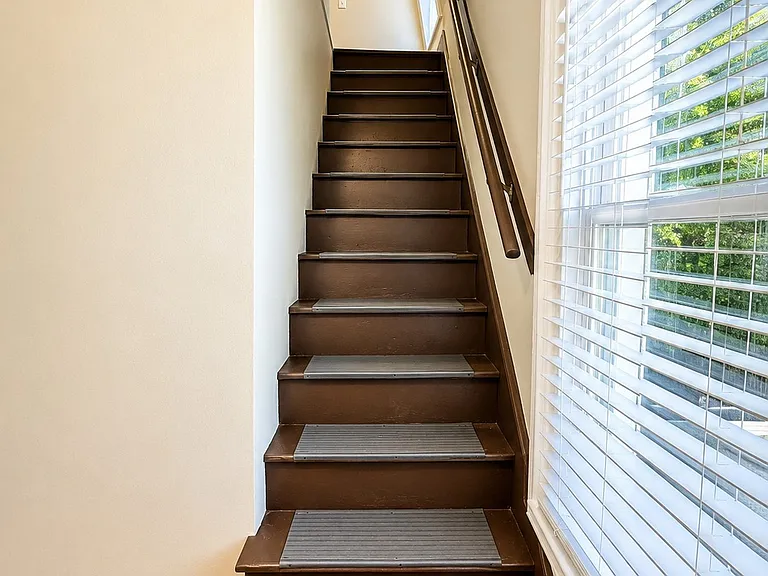 65 E New St #3 — Photo 5