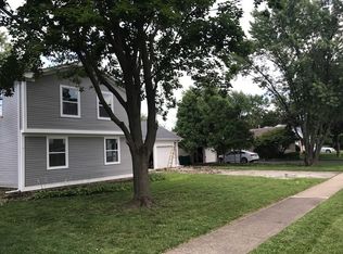 840 Shady Grove Ln, Buffalo Grove, IL 60089