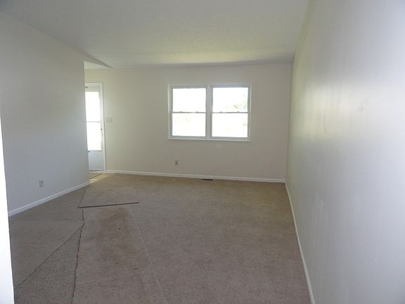 3rd image of 3421 Remington Dr