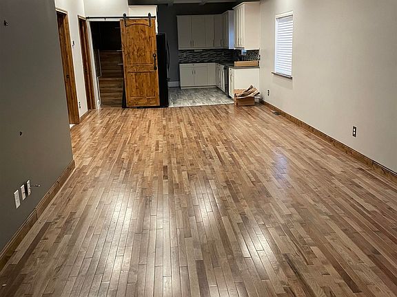 2nd image of 621 W 23rd St
