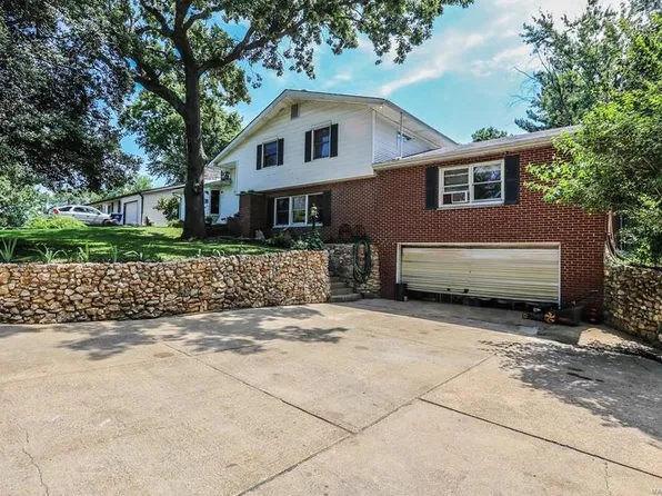 501 Highway Dr, Saint Clair, MO 63077