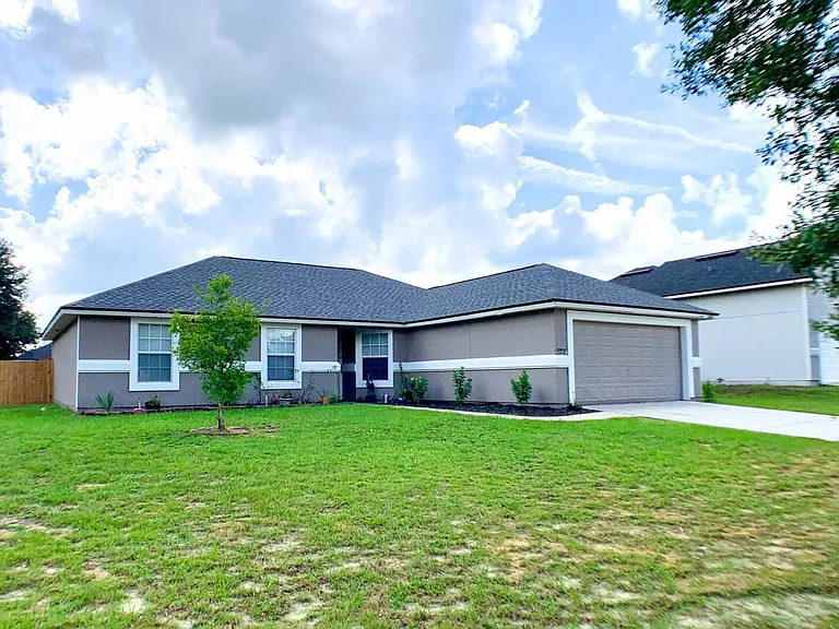 3201 Deer Creek Dr — Photo 1