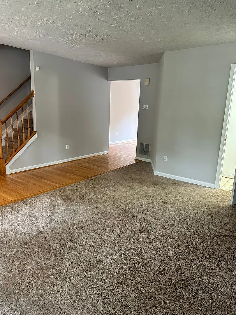 Spacious Townhome for Rent! Finished Basement! W/D! Available Now! — Photo 3