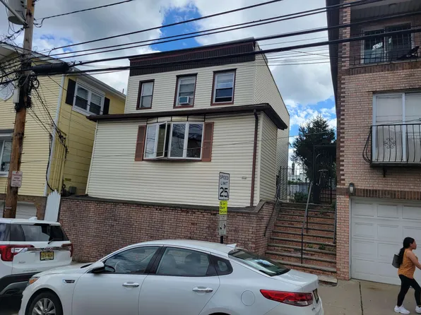 323 71st St, Guttenberg, NJ 07093