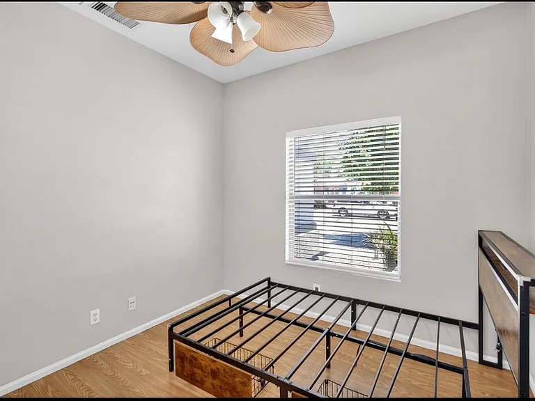 697 W Oak Tree Ln — Photo 24