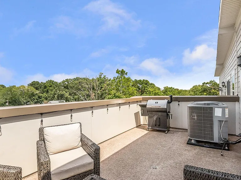 4725 Cherokee St — Photo 44