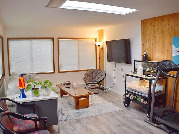 3rd image of 4037 Cumberland Rd