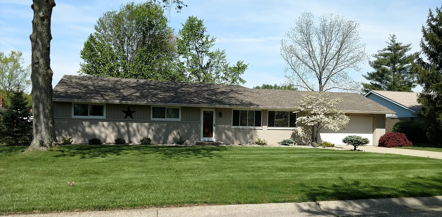 1604 Croydon Ln photo 1