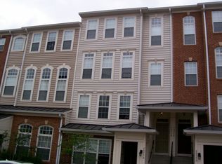 6057B Wicker Ln, Centreville, VA 20121