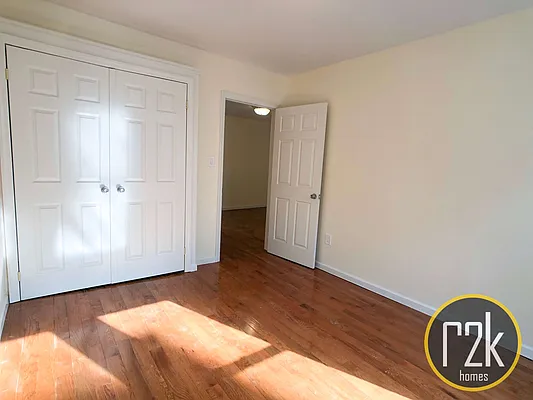 Rented by Realty 2000 Corp | media 35