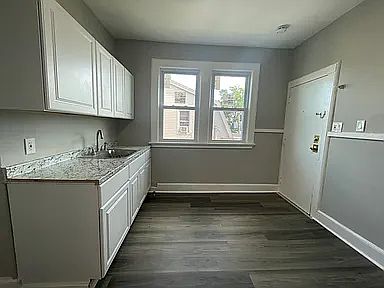 1st image of 580 Lyons Ave #5C