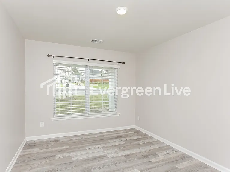 805 Vanguard St — Photo 10